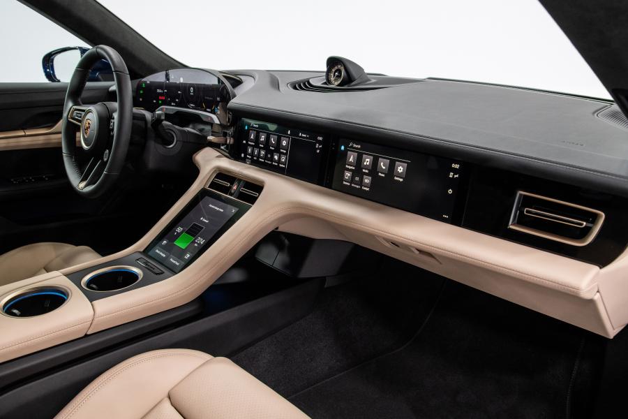 Интерьер Porsche Taycan Turbo 2019 года  (WW) (фото 34 из 43)